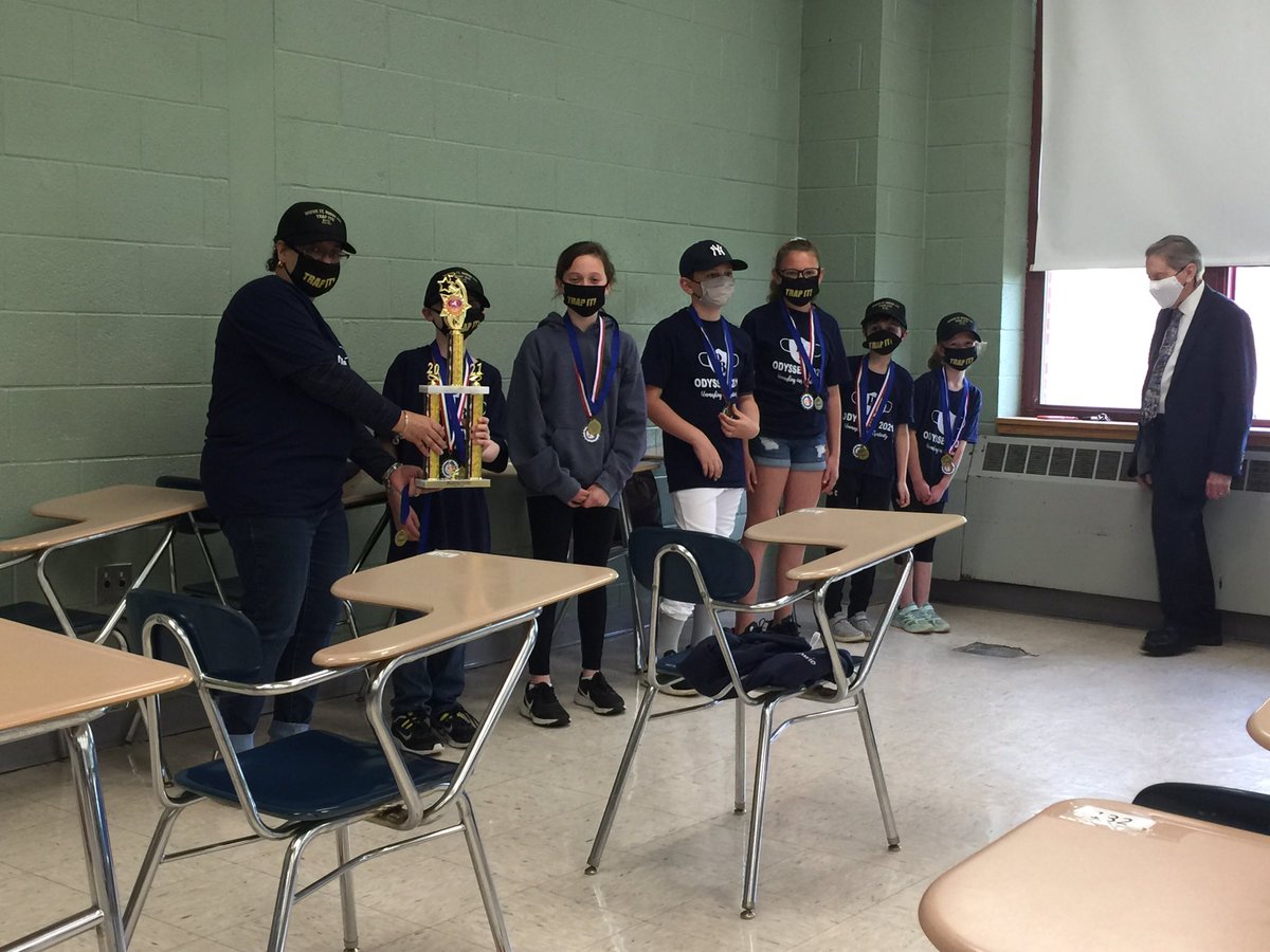 ejrussell2's tweet photo. OM Celebration!  Our OM Team took 1st in the Region and the State!  Waiting to hear about Worlds! #EJRShiningStars https://t.co/3vSuImOX5w