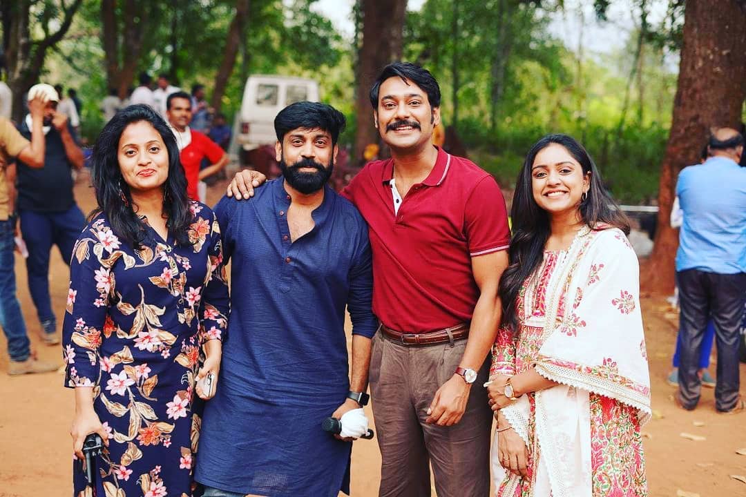 @sribalajipictures @farnazshetty @itsvarunsandesh @vithikasheru @jyoti_raj__sandeep_ latest picture.
#varunsandesh #vithiksheru #tollywoodheros #aatasandeep #aatasandeepfans #varunfans #biggbossfame #tollywoodactress #actress #indianbestactress