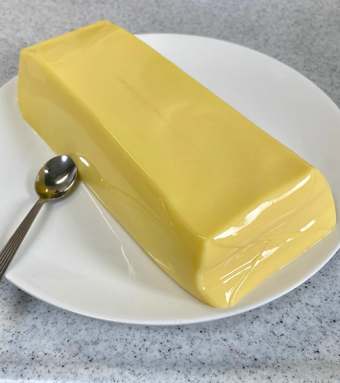 夢のようなプリンとは！？たっぷり1キロ入った、業務用スーパーのカスタードプリンが美味しいと話題に！！