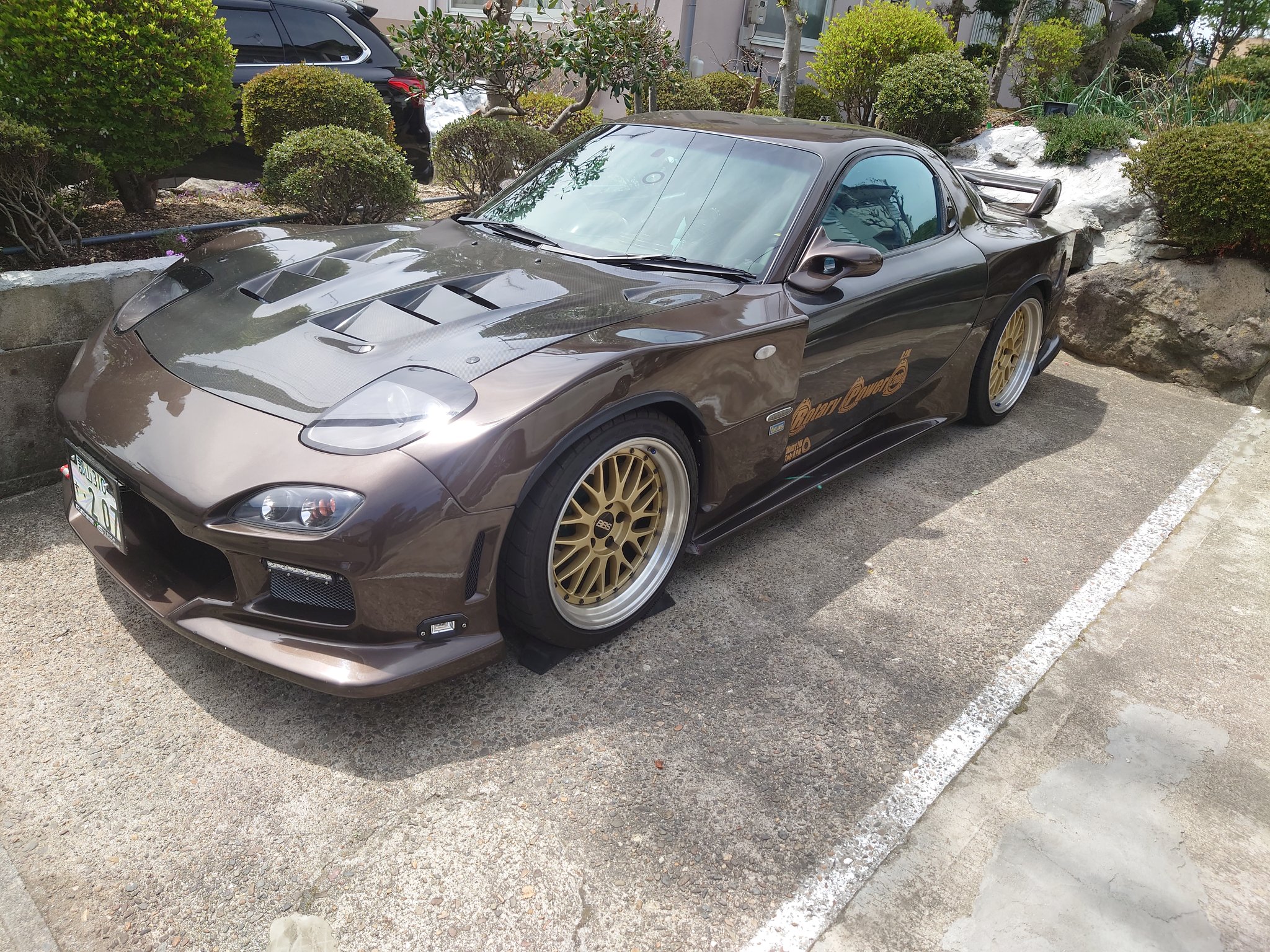 Fdb7 たけさん 全国twitterrx7ミーティング21 Rx 7に3ロータリーシングルタービンとシーケンシャルミッション入れてボンネット ドア リアゲートカーボン エンジン強化してサイドポート拡張 ウェストゲート2つ コンピューターはフルコン