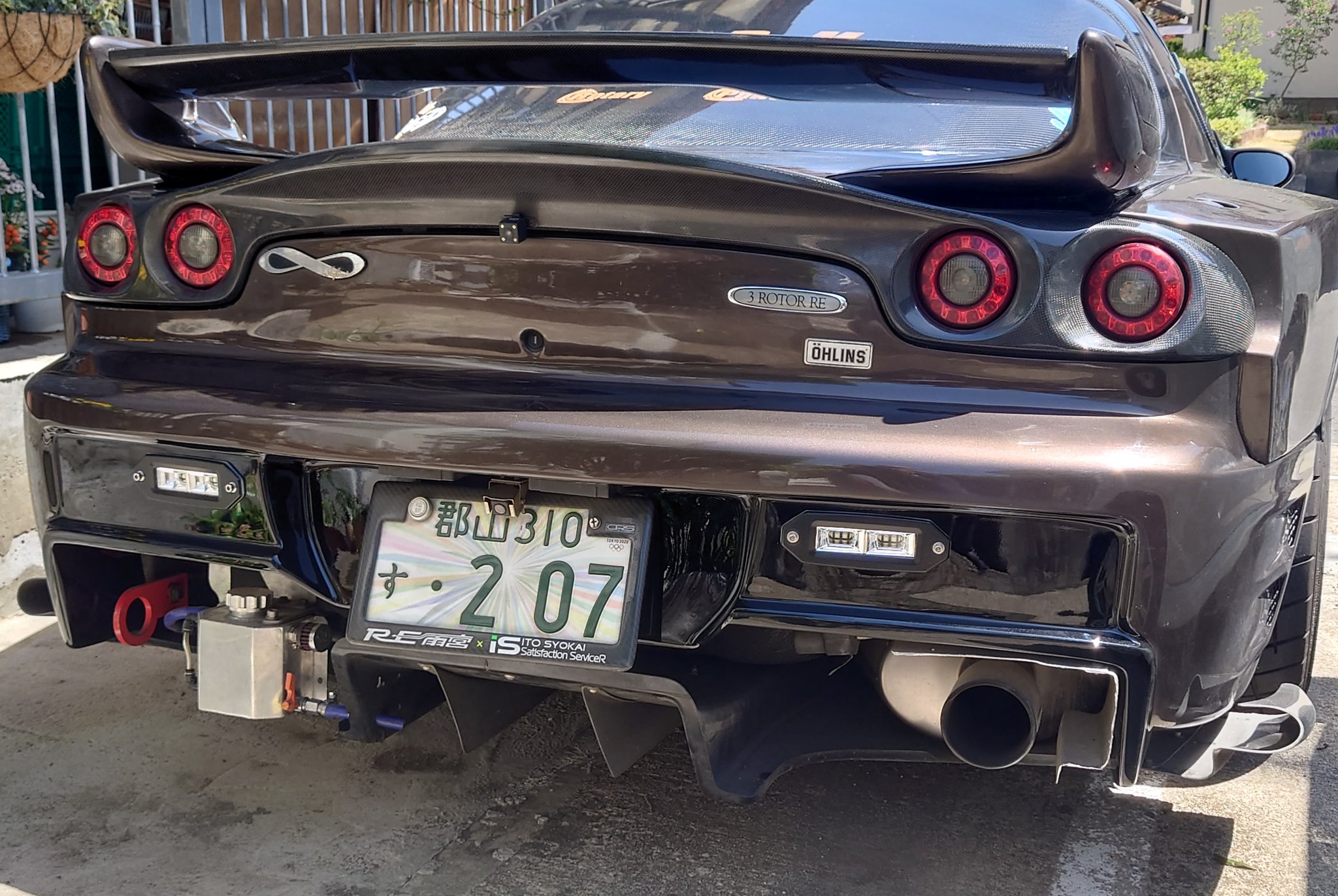 Fdb7 たけさん 全国twitterrx7ミーティング21 Rx 7に3ロータリーシングルタービンとシーケンシャルミッション入れてボンネット ドア リアゲートカーボン エンジン強化してサイドポート拡張 ウェストゲート2つ コンピューターはフルコン