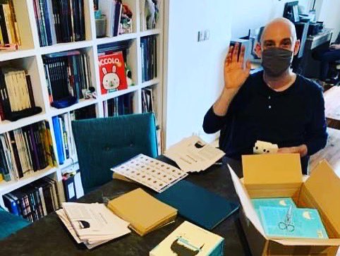 nicoprat's tweet photo. Il sort en librairie le 20 mai. Il est déjà disponible en précommande et il est tout simplement magnifique. 

Aujourd’hui on l’a vu pour la première fois et vous l’aurez également bientôt entre les mains. 

On espère qu’il vous plaira. 

https://t.co/7bdSvPXLVm https://t.co/6TqnyyK1hB