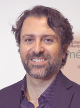 soziableES's tweet photo. Ponentes:
🔸 Ángel Puente, Presidente del @CirculoSanidad.
🔸 @Javi_Arcos_, Coordinador de la Unidad de
#Innovación Clínica y Organizativa
(#UICO) @UICOquironsalud y director médico de la @Hospital_FJD #FundaciónJimenezDíaz.
#SaludDigital https://t.co/MtBcUuGaNb