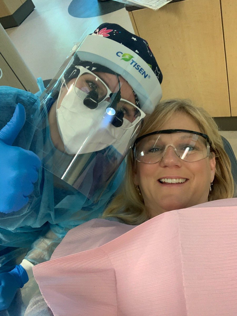 kylasofficial's tweet photo. Next, I’m a RDH in training... which means... I GOT INTO DENTAL HYGIENE SCHOOL! And I’m seeing patients.. so if ya want a teeth clean... I’ll make it happen:) also das my momma https://t.co/fNZ4m9bMxX