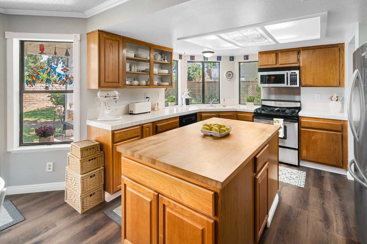 WardRealtor's tweet image. #NewListing! Beautiful Rancho Vista home, walking distance to schools and RV Golf Course!

𝟒𝟎𝟔𝟒𝟒 𝐕𝐢𝐚 𝐕𝐞𝐫𝐝𝐚𝐝, 𝐏𝐚𝐥𝐦𝐝𝐚𝐥𝐞 𝐂𝐀 𝟗𝟑𝟓𝟓𝟏
3 Bedrooms • 3 Bathrooms • 2108 sf

maggieward.com/viaverdad

#HomeBasedRealty #movewithmaggie #MaggieWardRealtor