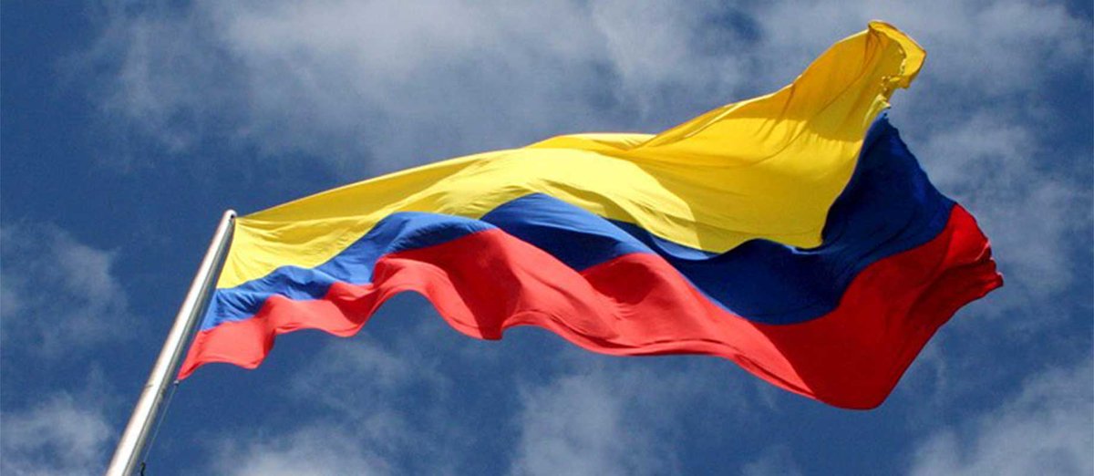 FrontendCafe's tweet image. Queremos transmitir nuestro cariño a toda la gente de Colombia.
Muchas personas de allí son parte de FEC.
Nos apena ver imágenes que muestran una escalada de violencia institucional que no conduce a nada bueno.
Ojalá pueda el pueblo colombiano continuar manifestándose en paz.