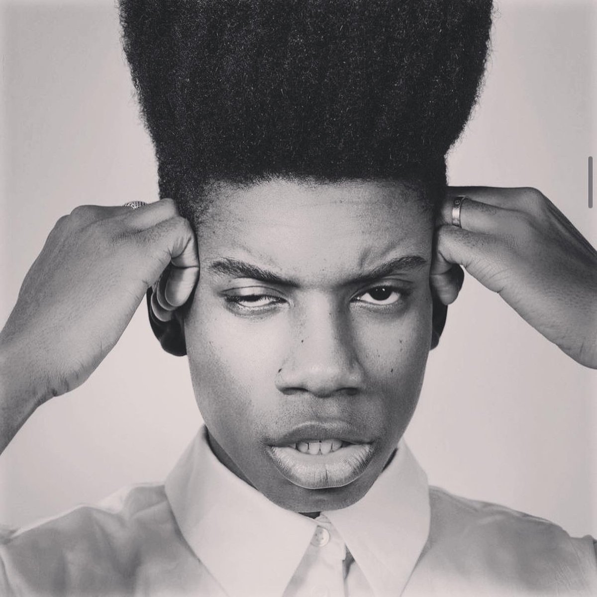 ASOMFS's tweet image. 🌪 T W O   D A Y S 🌪 

“Convalesce” w / @absoluteishere @regaljason @skintrecordsuk #wonderland #absolute #regaljason #ashadowofmyformerself #asomfs #convalesce #skintrecords