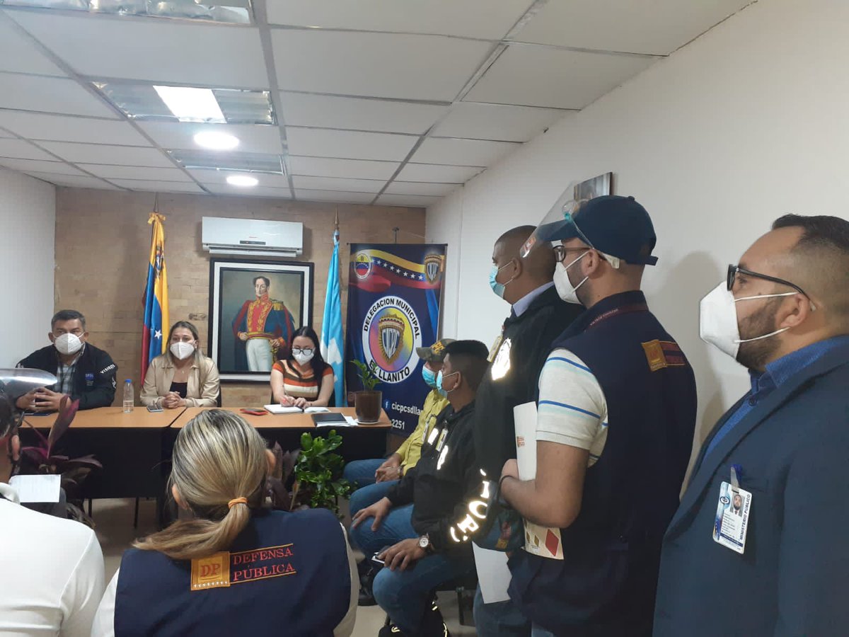 mirelct's tweet photo. #Hoy desde el CICPC El Llanito,  seguimos brindando atención jurídica a los privados de libertad, en coordinación con los órganos de admin. de justicia (Tribunales,  Defensa Pública,  MinisterioPúblico), acompañados del G/D José Rojas Eugenio, @Visipol_MIJP 
#CuidemonosTodos 1/2 https://t.co/3G3tMM7WPh