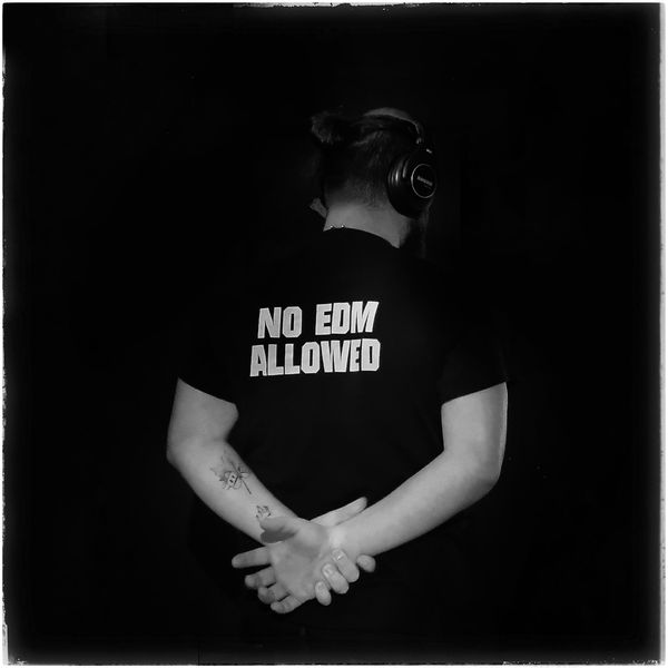 MonsterzTparty's tweet photo. 💣SURPRISES 💣
Some friends are joining us for our new EP 🤘
Who? We can't tell yet. But some of them have very cool t-shirts 🤡  
 ❌ https://t.co/nXRKSduOh3 ❌
@Tarn_et_Garonne @Mad_Monsterz #surprise #musique #music #Musica https://t.co/U0cd3VuJmI
