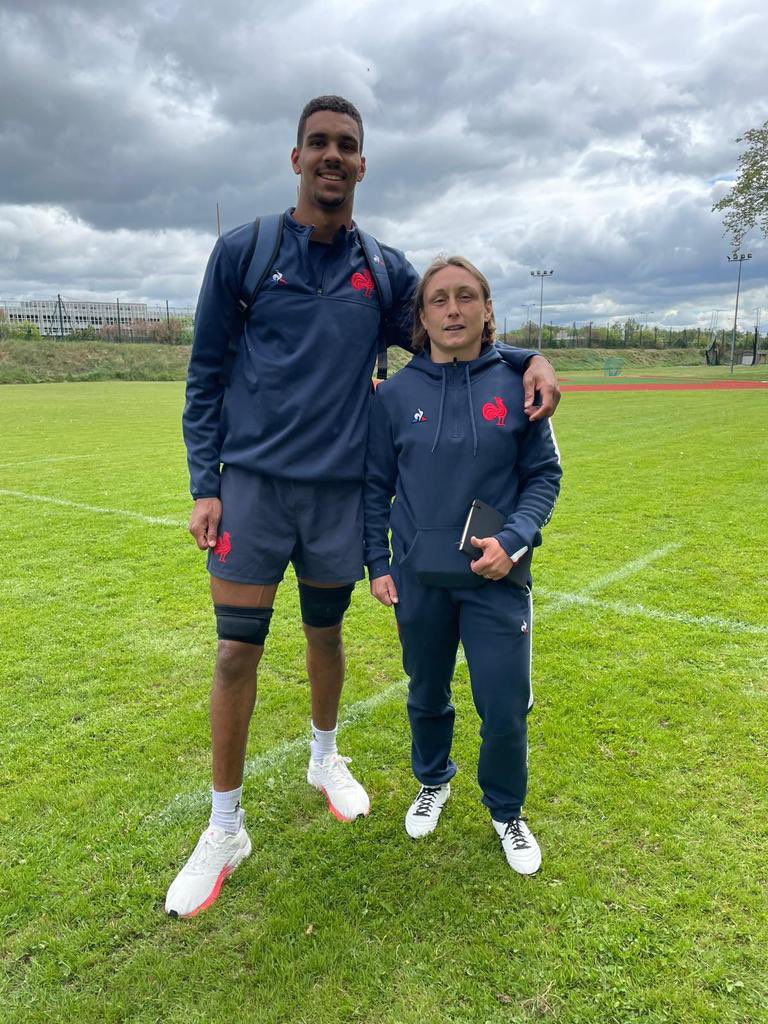 2️⃣ représentants du <a href="/MHR_officiel/">Montpellier Rugby</a> lors du stage des U20 🇫🇷 ! <a href="/SamuelMaximin/">Samuel Maximin</a> pour les joueurs et <a href="/GaelleMignot2/">Gaëlle Mignot</a> pour le staff. 

#TeamMHR 🔵⚪️