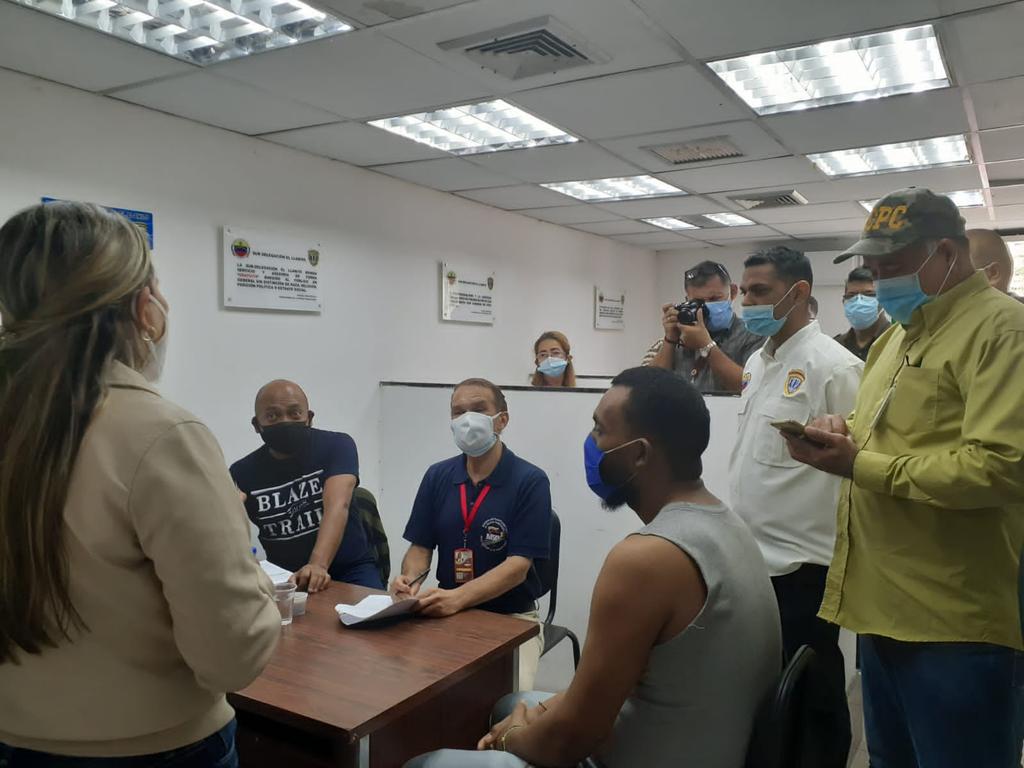 mirelct's tweet photo. 2/2 Se celebraron 30 audiencias preliminares a privados de libertad en condición de procesados.
@gestionperfecta 
@Visipol_MIJP 
#CuidemonosTodos https://t.co/fsDjVGVwXa