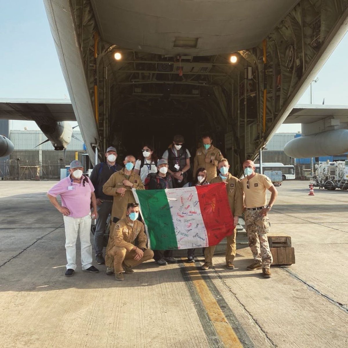 3rd day in India 🇮🇳 for Italian Ministry of Health <a href="/MinisteroSalute/">Ministero della Salute</a> with a team coordinated by the Italian Civil Protection <a href="/DPCgov/">Dipartimento Protezione Civile</a> 🇮🇹 to surge oxygen capacity of an hospital in New Delhi 🌏 <a href="/robersperanza/">Roberto Speranza</a> <a href="/ItalyinIndia/">Italy in India</a>  <a href="/ItalianAirForce/">Aeronautica Militare</a>