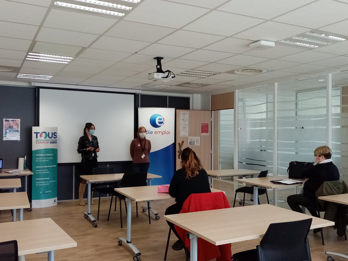 Yzee services recrute à l'agence pôle emploi d'Henin Beaumont des conseillers clientèles à distance : 29 postes à pourvoir ! #TousMobilises #PoleEmploi