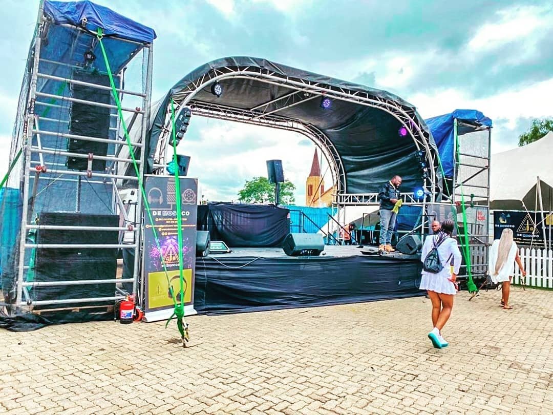 DeMossCo_Prod's tweet photo. Groove is back in full swing from the look of things so don't pass our tweets or sub tweets when you see them. RT and help us bring our crisp Rig to an area near you. Tag promoters here and let's see what comes out of this. This is what we're capable of but not limited to... https://t.co/vvUYCG7ePb