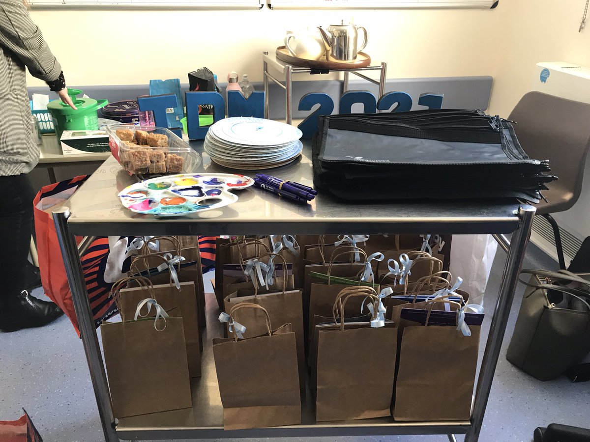 Good bags, cakes and massive thanks to our Midwives, MSW’s, Nursery Nurses, Admin staff on IDM2021