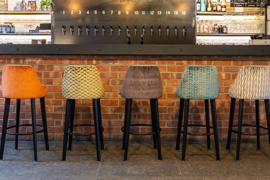 SkoposFabrics's tweet photo. Looking forward to a drink with friends away from the rain? Great to see bars &amp; restaurants getting ready for 17th May with #VelvetUpholsteryFabrics #contractfurniture #FRfabrics #antimicrobialfabrics, with @Ultimate_Office and @MorganSeating.
https://t.co/crsg8NvCdy https://t.co/mjswKAAL8i