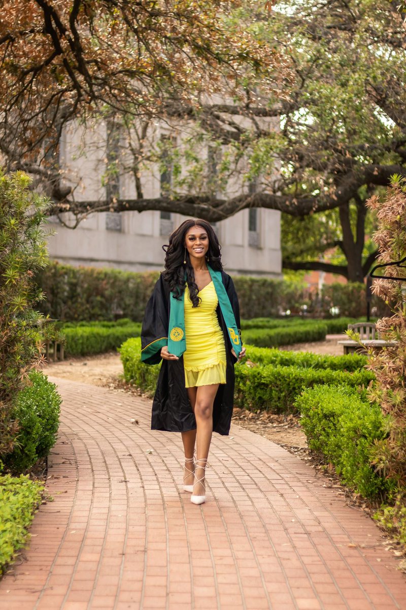 Chelsea Smith, one of our Undergraduate Assistants, reflects on her journey at Baylor University. #BaylorGrad #Baylor #SicEm blogs.baylor.edu/poagelibrary/2…