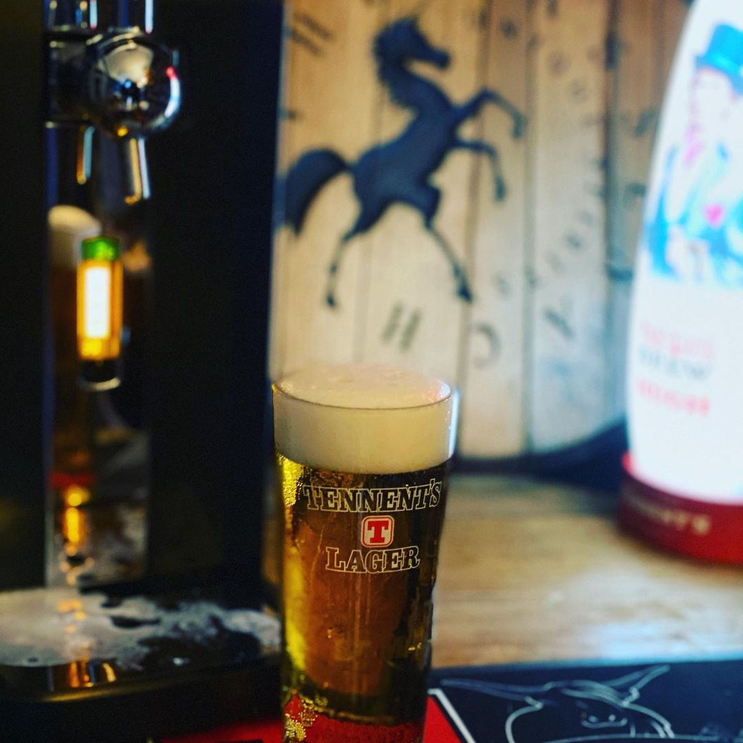 We're taking this as an open invitation, then. Let's go! 🍻

#SamHeughan #sassenachspirits

#Repost @SamHeughan IG
——
Loving my @tennentslager #perfectpour machine!

Everyone’s welcome to “Sam’s bar”... (long as stocks last)
😉🍺🥃
@SassenachSpirit