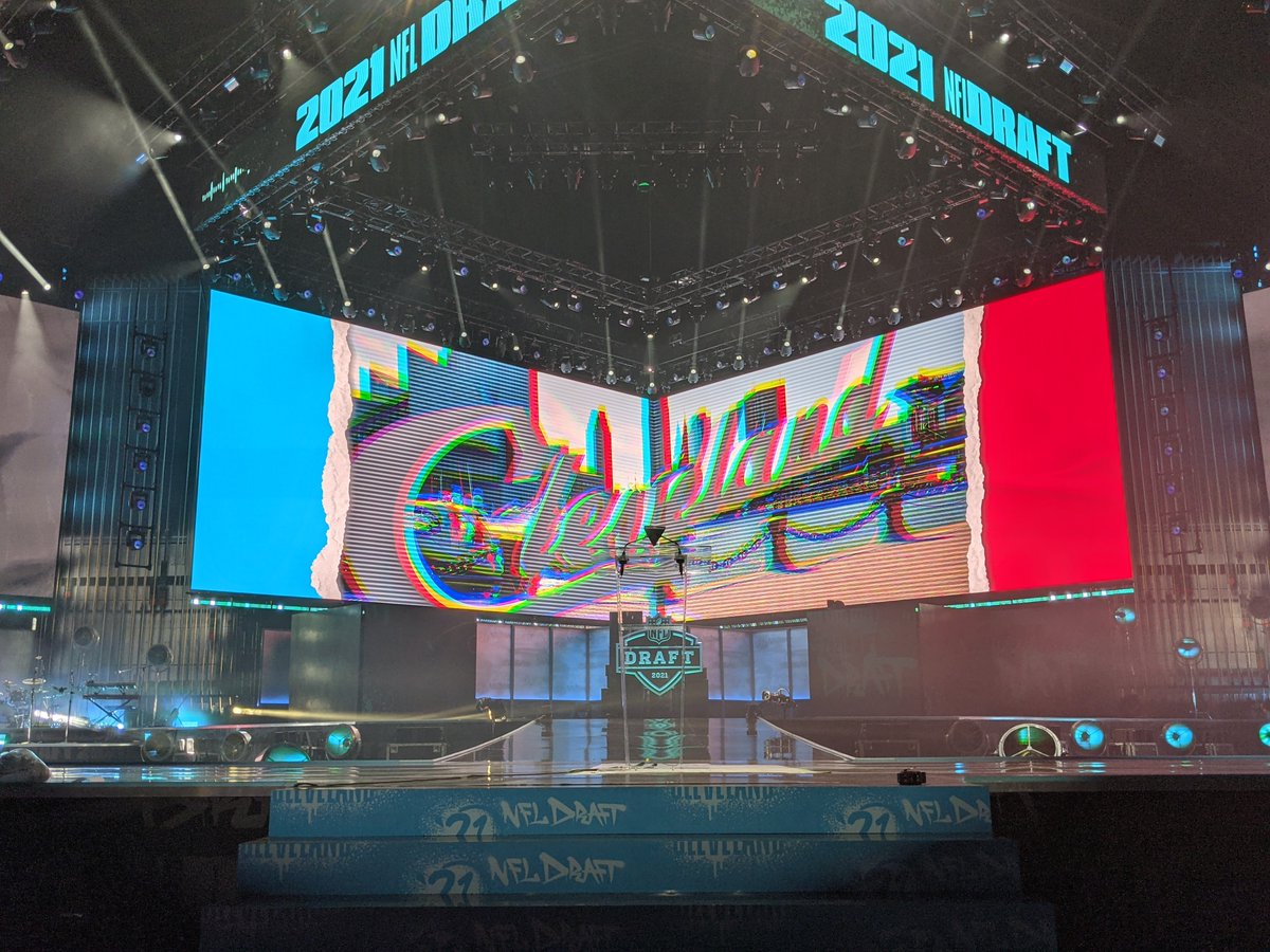 TVU was the top pick in the #NFLDraft2021 for live video broadcast. All 32 #NFL teams used the #TVUAnywhere remote production mobile app and #TVUGrid, a cloud-based video distribution network, for live behind-the-scenes coverage of their Draft rooms. bit.ly/3elBFlS