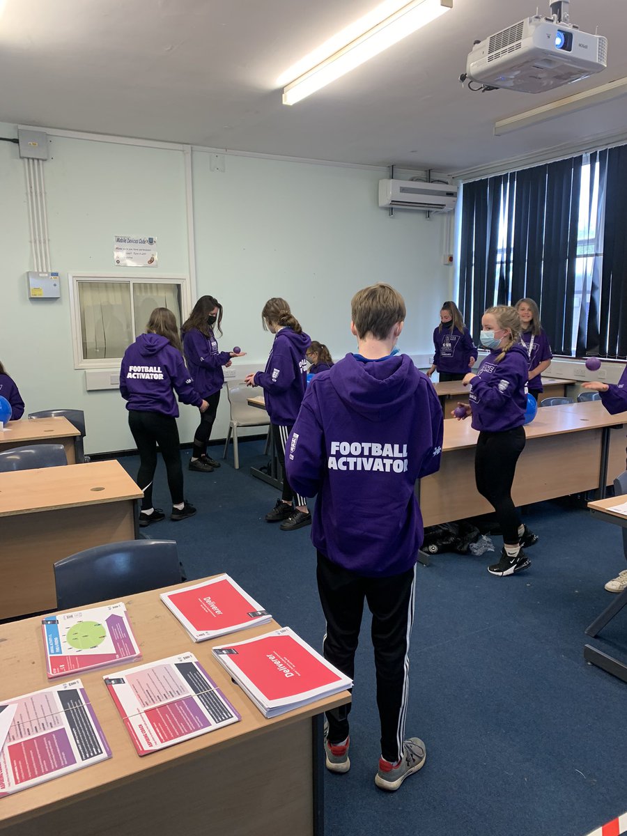 Keepy uppy challenge! <a href="/YouthSportTrust/">Youth Sport Trust</a> <a href="/FA/">The FA</a> #GirlsFootballinSchools