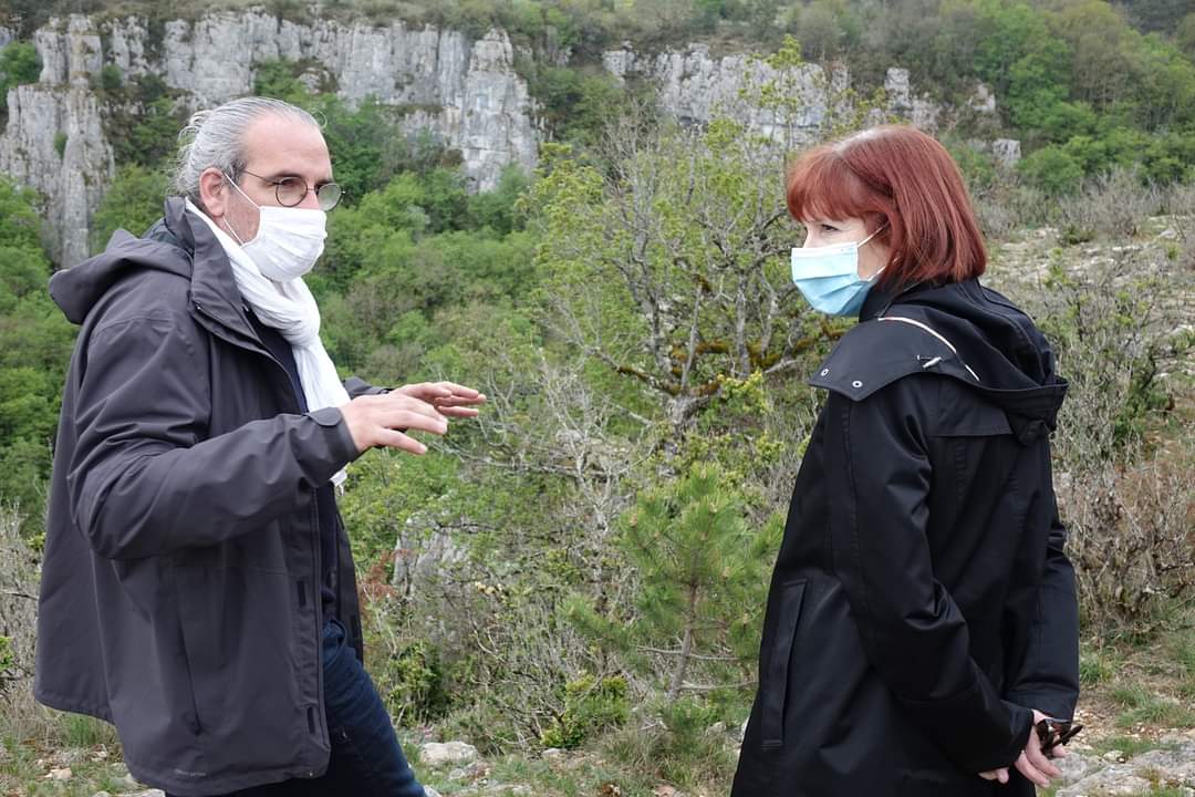 CCGevreyNuits's tweet photo. Vendredi 30/04 la Sous-Préfète de l’arrondissement de Beaune, Myriel PORTEOUS était en visite sur le territoire de la Communauté de Communes pour voir le site du futur parc d'activités communautaire de Nuits-Saint-Georges et la Réserve Naturelle Nationale Combe Lavaux-Jean Roland https://t.co/NfwB9wv6V2