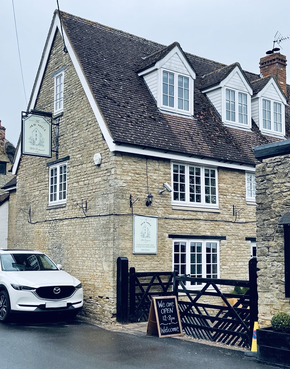 Zedisigns1's tweet photo. 'The Old Mill' Newton Blossomville.
How wonderful to see the world coming to life!!!, only a few weeks to go and we can enjoy a meal and a pint inside.....
Zedi Solutions Limited...  Creating stylish Pub &amp; Restaurant Signage with the help of Felicity Read-Jones &amp; The Old Mill https://t.co/y7heDHMbe4