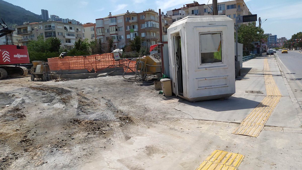 Zafer (@fokurrtu) on Twitter photo Ilıca deresine konulan bu demirler tam olarak nedir? Hangi firma ne hakla buraya koyabiliyor ? Bu paslanmaya bırakılan demirler metro inşaatında mı kullanılacak? Akan suya, suyun döküldüğü yerlere bir zararı yok mudur? <a href="/izmirhim/">İzmir HİM</a> <a href="/tuncsoyer/">Tunç Soyer</a> <a href="/izmirbld/">İzmir Büyükşehir Belediyesi</a> <a href="/chpaliengin/">Ali Engin</a> <a href="/fcalkaya35/">Fatma ÇALKAYA</a> Ilıca deresine konulan bu demirler tam olarak nedir? Hangi firma ne hakla buraya koyabiliyor ? Bu paslanmaya bırakılan demirler metro inşaatında mı kullanılacak? Akan suya, suyun döküldüğü yerlere bir zararı yok mudur? <a href="/izmirhim/">İzmir HİM</a> <a href="/tuncsoyer/">Tunç Soyer</a> <a href="/izmirbld/">İzmir Büyükşehir Belediyesi</a> <a href="/chpaliengin/">Ali Engin</a> <a href="/fcalkaya35/">Fatma ÇALKAYA</a>