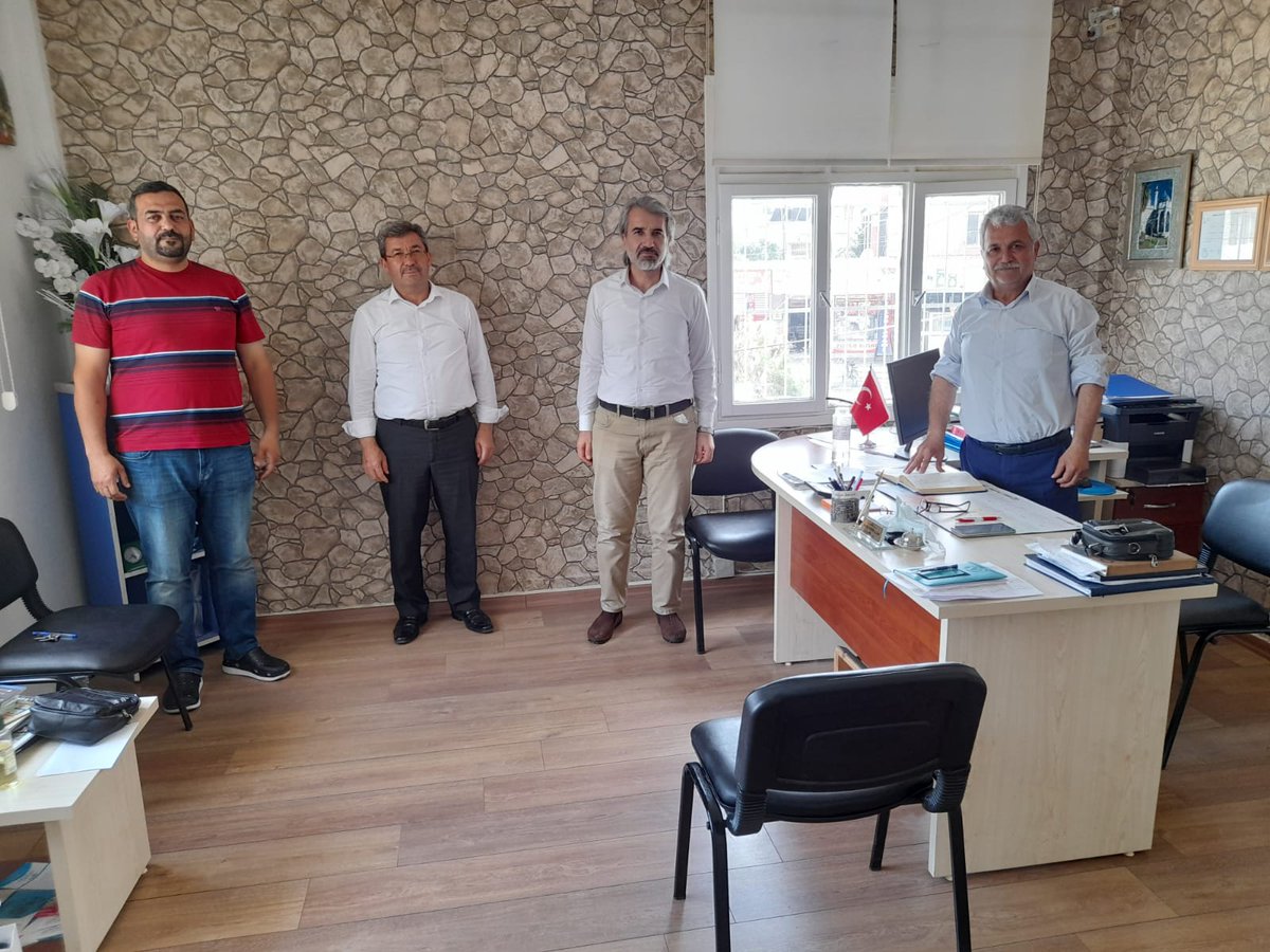 Belediye Başkan Yardımcımız Sn.Mehmet Gildir ile birlikte Haydaroğlu ve Seyhan Mahalle Muhtarlıklarımızı ziyaret ettik. Muhtarlarımız ile birlikte mahallelermiz hakkında istişarelerde bulunduk.