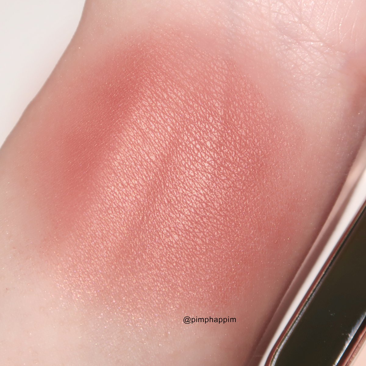 pimphappim's tweet photo. #รีวิว kiko milano คือสวยมากกก อุแง ได้มาคือร้อง แพ็คเกจสวยเว่อมาก อันนี้สี 01 ค่ะ ออกโทนแดงส้ม แต่งเพลินมากก ราคาประมาณ 900 ง��บ 😍 #howtoperfect #kikomilano https://t.co/mFu6i16YSi