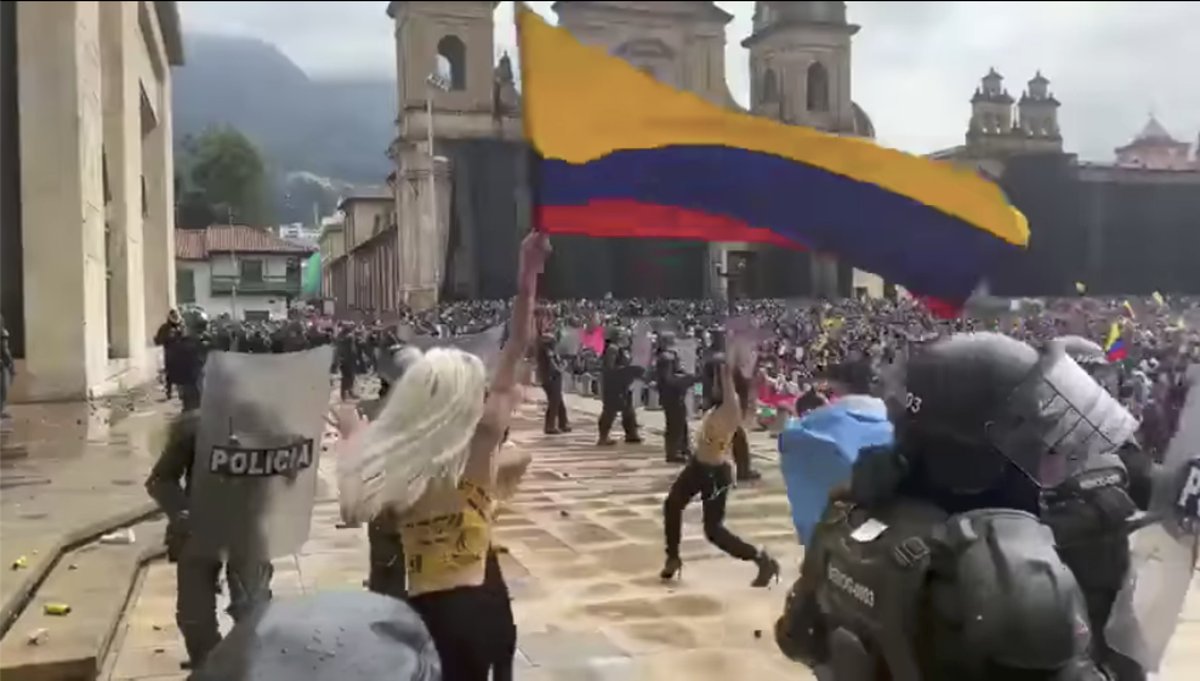 jasonpine's tweet image. Life as Disturbance vs. Escuadrones Móviles Antidisturbios
facebook.com/egocitymgz/vid…