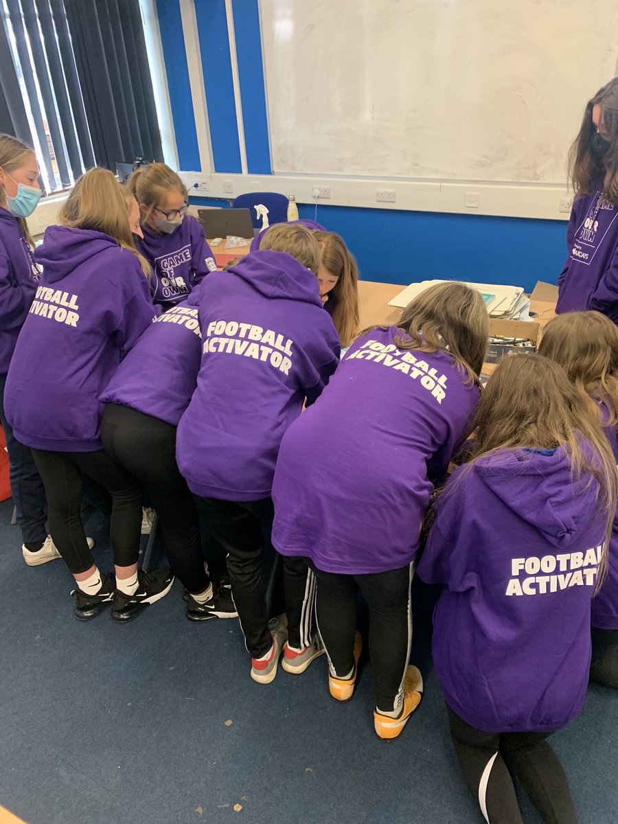 Our Y8 activators discussing their role models 🤩 <a href="/YouthSportTrust/">Youth Sport Trust</a> <a href="/FA/">The FA</a> <a href="/BarclaysFooty/">Barclays Football</a> #GirlsFootballinSchools