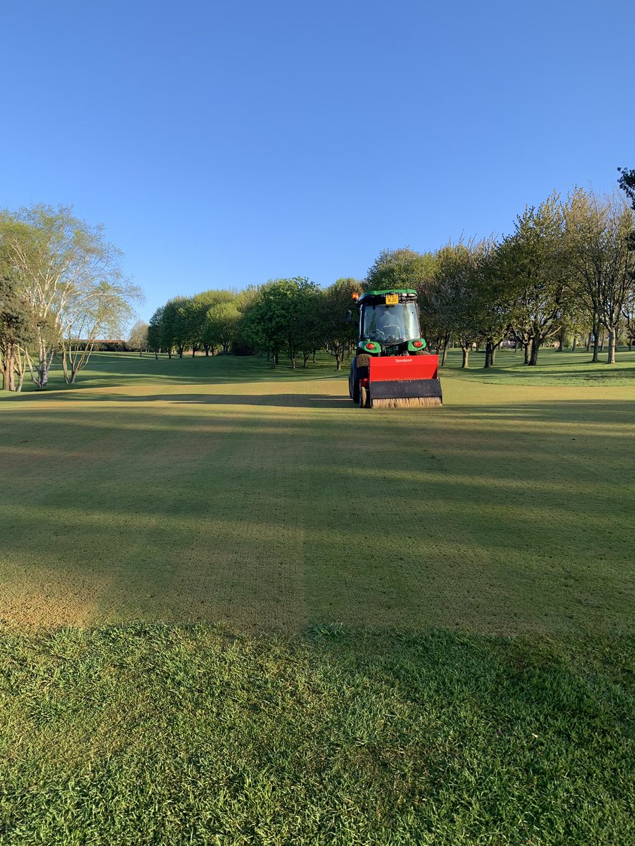 KGreenies's tweet photo. Great to get rob in this morning over seeding with crystal blueLinks. Looking forward to seeing the results @turfcarescott @T2GBentgrass https://t.co/ELlW40gjxO