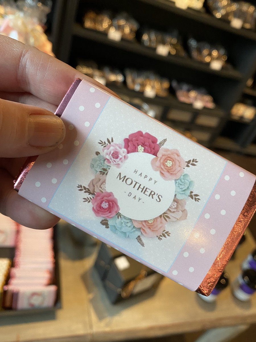 Annies_Choc's tweet image. Mother’s Day is just a few days away! Our tables are stuffed with goodies for that special person you consider Mom 💗All orders should be placed at annieschocolates.com