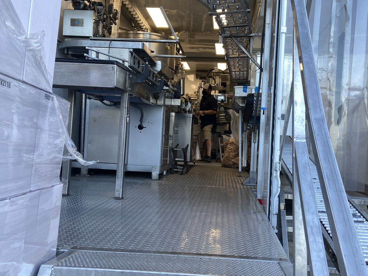 It’s bottling day!! The truck is here and we are about to get rolling! Always an exciting day in the winery process. 

#winemaking #bottling #winemaker #wineislife #work #process #smoothmachine #merlot #napavalley #palomavineyard