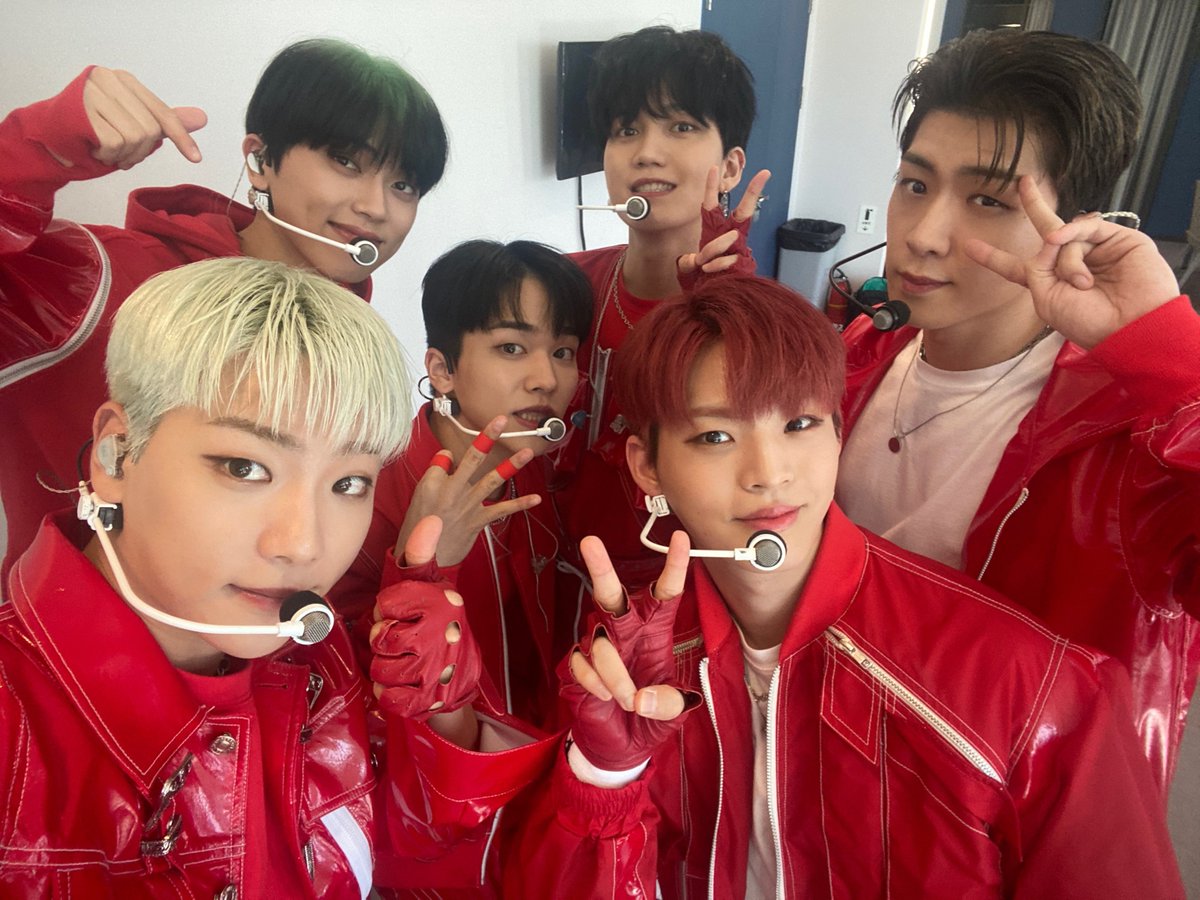 ONF_offcl's tweet photo. [#LightONF] 21.05.05 히���트랙3📸

온앤오프의 다양한 매력을 볼 수 있었던 토크부터
1위로 뽑혀 골든트랙 무대에서 
처음으로 선보인 ‘누워서 세계 속으로’ 까지
퓨즈들 모두 즐거운 시간 되셨나요⁉️

#온앤오프 #ONF #춤춰 #UGLYDANCE https://t.co/uuLWTtXL7N