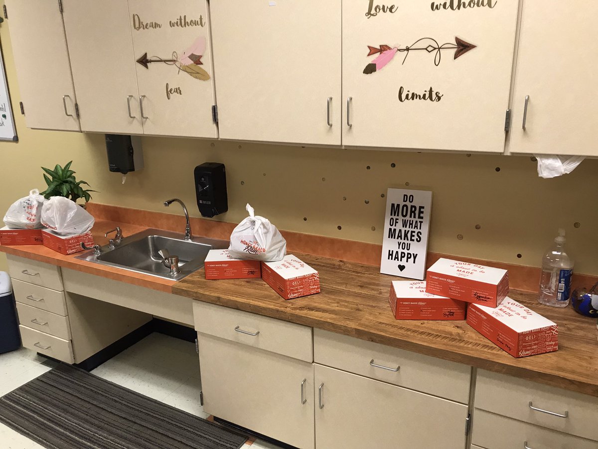 CheneyOcps's tweet photo. Round 3 of #TeacherAppreciationWeek2021! Courtesy of our PTA, every staff member was treated to a scrumptious lunch from @HoneyBakedHam! Every adult on this campus works to ensure our Vikings are successful. #Smalltoken @OcpsEast @OCPSnews https://t.co/WkMUMwCM2S