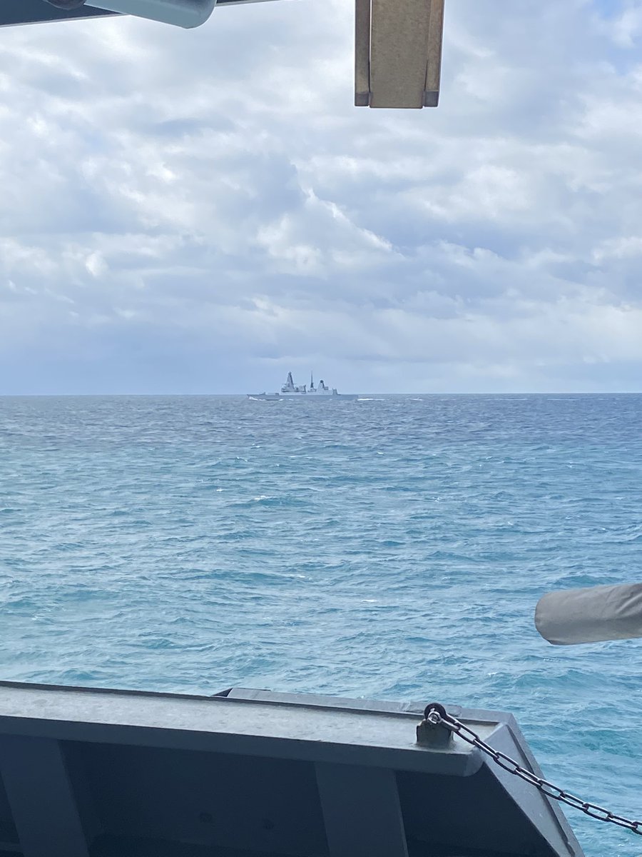 LCS_RN_Offical's tweet image. Great to see our sister ship @hmsdiamond sailing next to us. #CSG21 #HMSDEFENDER #HMSDIAMOND #UNIFY