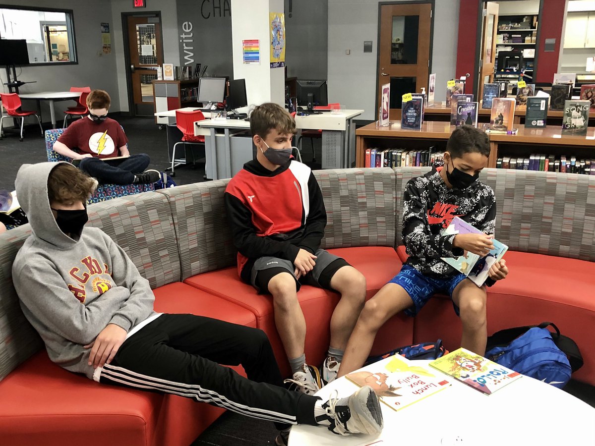 FJHLibrary's tweet photo. Loving having @FACS_Schaefer ‘s classes here today to explore picture books before they create their own. Watching them naturally fall into “teacher mode” while reading to each other is priceless.
#fjhlibrary #fjhchargerpride #kidlit #picturebooks #facs https://t.co/Vv6tu3PreF