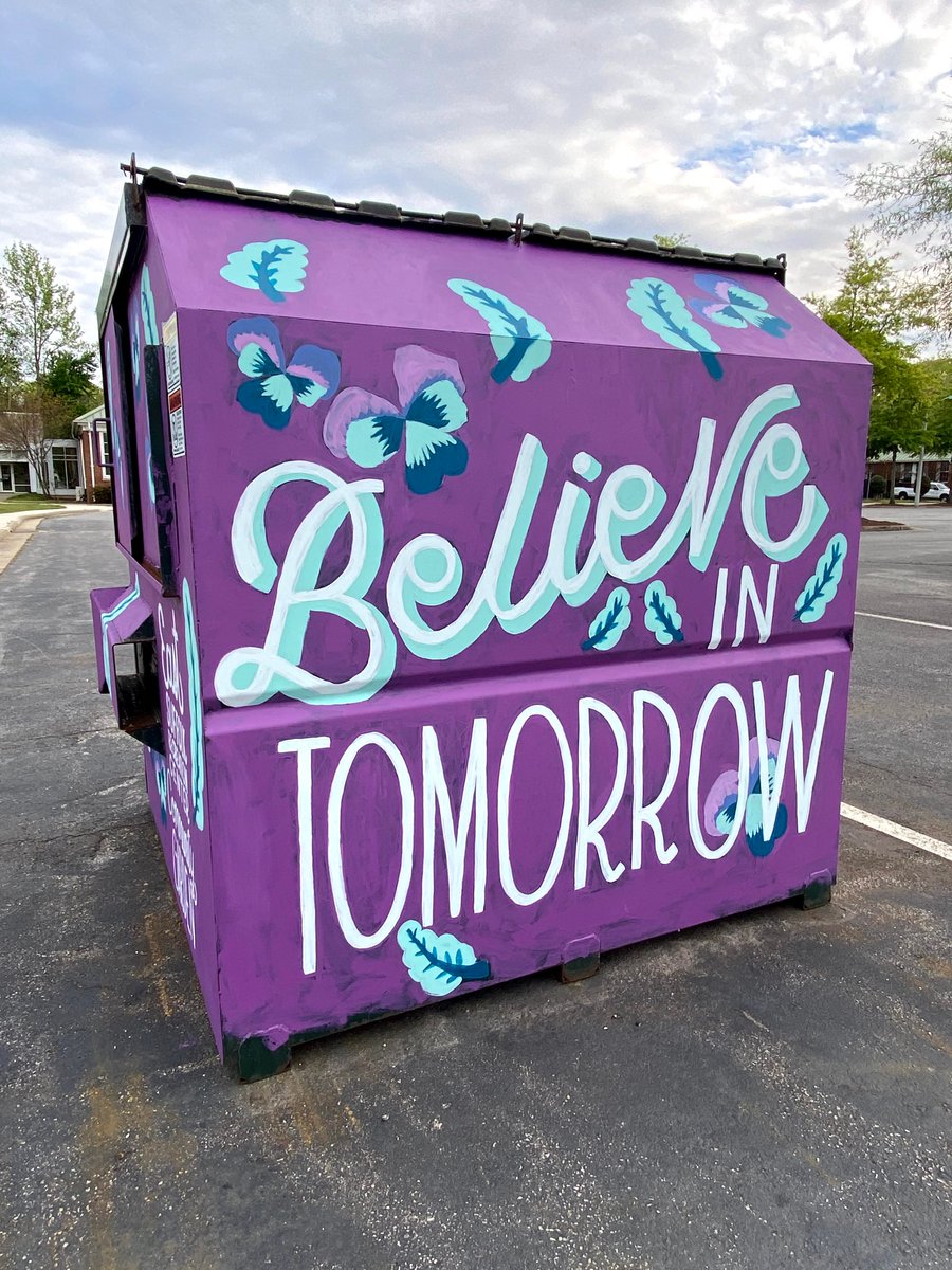 PosternAgency's tweet image. Team Member Spotlight - Cecile
Beyond print and digital design, Cecile enjoys exercising her lettering skills on anything she can get her hands on. So when asked to beautify an old dumpster for a community garden in Suffolk,VA, Cecile was eager for the project.
#communitybydesign