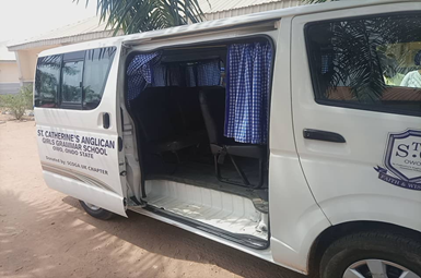 EYLALondon's tweet photo. With some of the money raised from our LBC campaign, St Catherine’s, our partner in Nigeria, was able to buy their very own school bus!
The results of your generous donations are starting to show! 

#eastside #EYLA #education #charity #africa #nigeria #letsboycottchristmas #LBC https://t.co/mdjfme4eUb