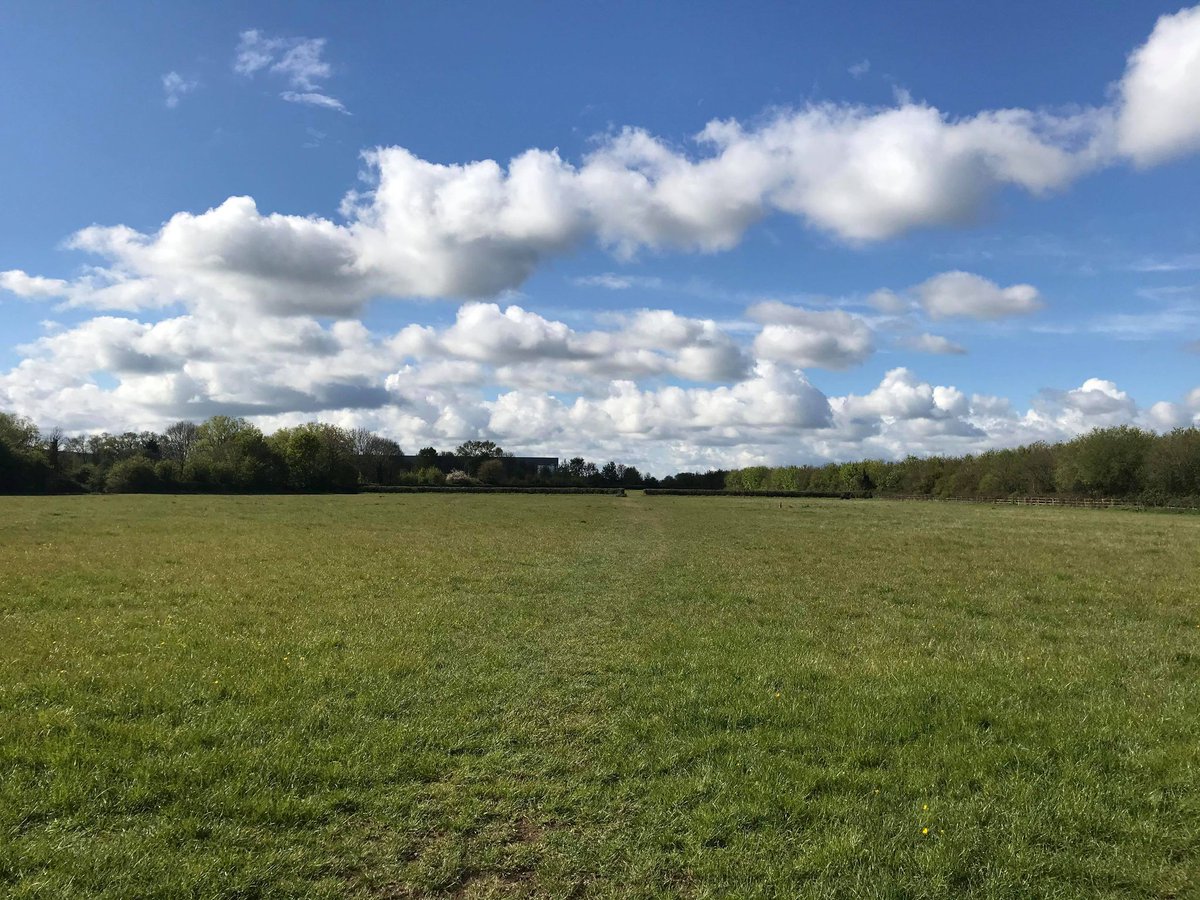 MelkshamWithout's tweet photo. Rare day spent back in the office today, what a great commute! Have you discovered all the Rights of Way from your front door? #bowerhill https://t.co/iNEGBYYi2J https://t.co/CvhtVfmtaA
