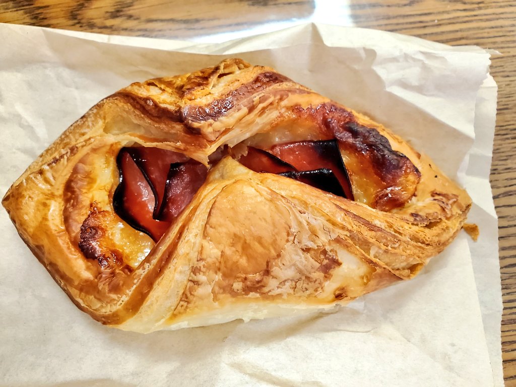 Thank you <a href="/LMSLHSPTO/">LMS LHS PTO</a> <a href="/CafeDPainBakery/">Café Du Pain Bakery</a> !!! #TeacherAppreciationWeek #AwesomeTreat!!