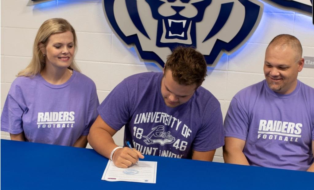 Congratulations Kyle Akers! Kyle signs to play football for the University of Mount Union Raiders.