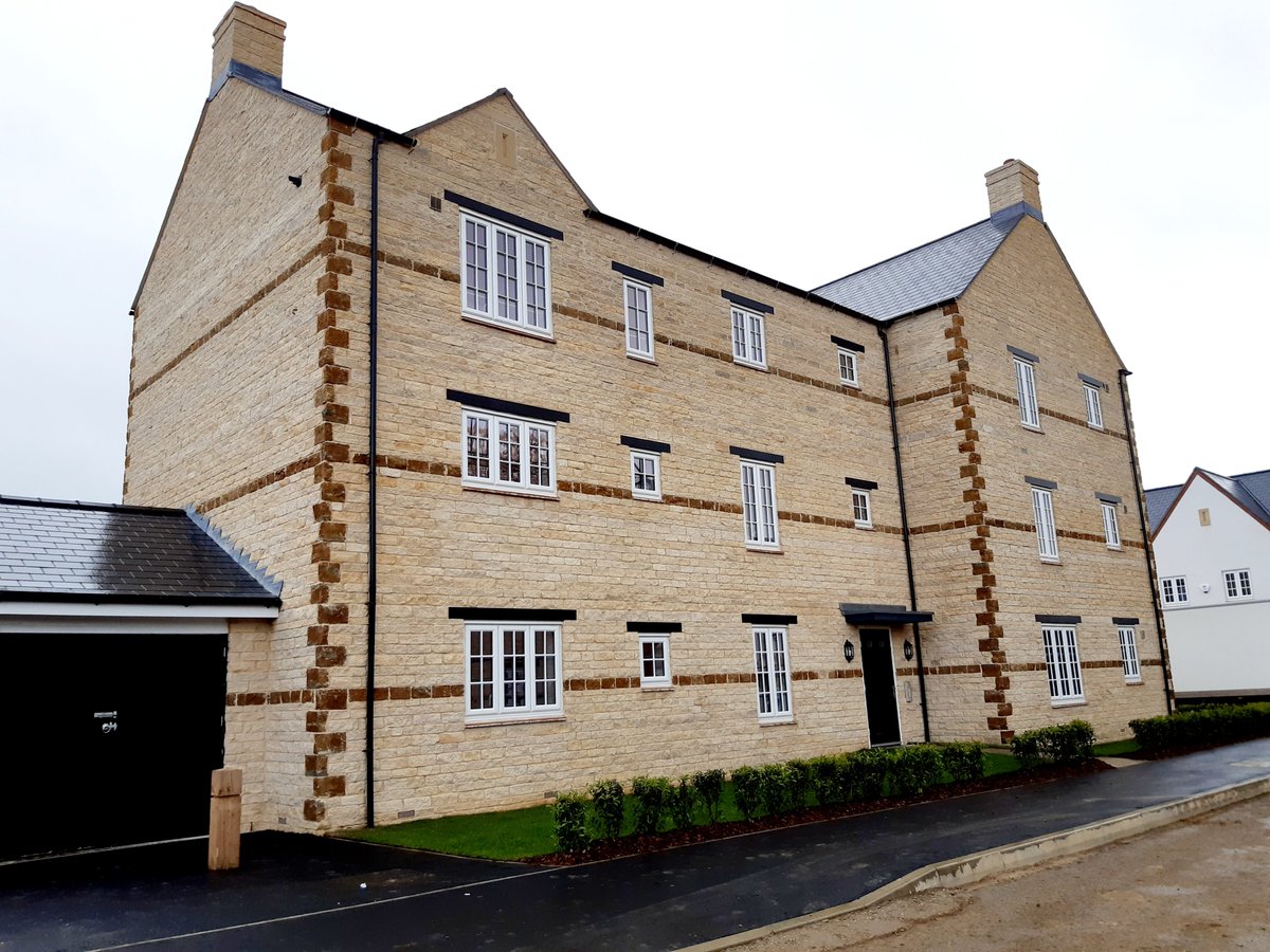 krissy_mckay's tweet photo. Today I took another handover at St Georges Fields, Wootton, Northampton - 6 x Affordable 2 bed Flats. 
Thanks to @ThorntonFirkin @HomesMorris
 @SNorthantsC https://t.co/tryuAiBU73