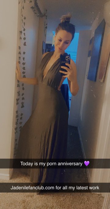 Today is my porn anniversary 💜 https://t.co/gfbOZ7assp<a href="/tag/mvsales"class="tags"><span>#mvsales</span></a>