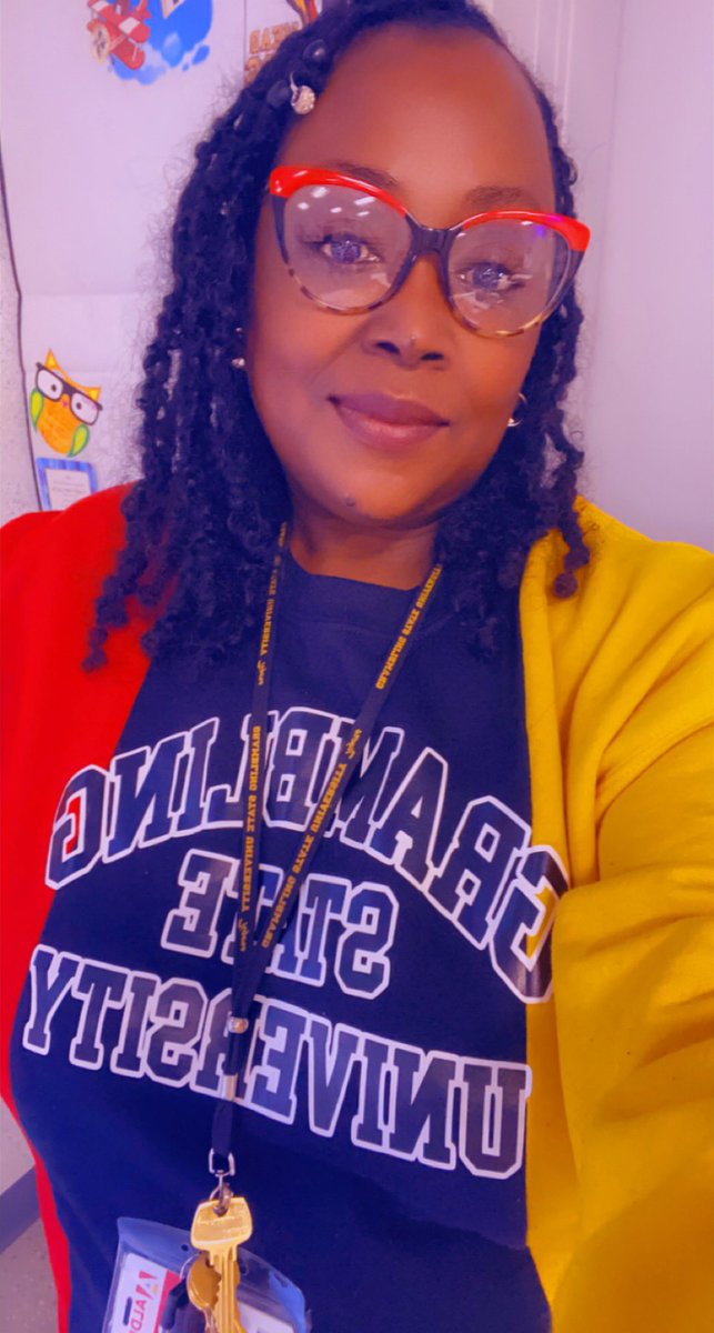 mrssylb's tweet photo. Teacher Appreciation Week @MeadMS_AISD Wow! Thanks for the school love #MeadStrong. Today is “Thank you Teachers for EDUCATING us!” Repping our colleges/universities. @Grambling1901 #MeadJagLife One of my students also blessed me with the flowers showing her appreciation ❤️ ❤️❤️ https://t.co/d2XnHTK1hN