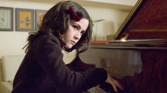 ยัยเด็กนรกจะมาในนฟแล้ว Orphan เด็กนรก น้องจะมาลงนฟแล้ว เหมือนเคยมีแล้วหายไปมั้ยนะ แต่คือตั้งแจ้งเตือนรอแล้ว รักน้องกับความเด็กนรกในตำนาน จะรอดูระหว่างรอภาคสองเข้าโรง 🖤