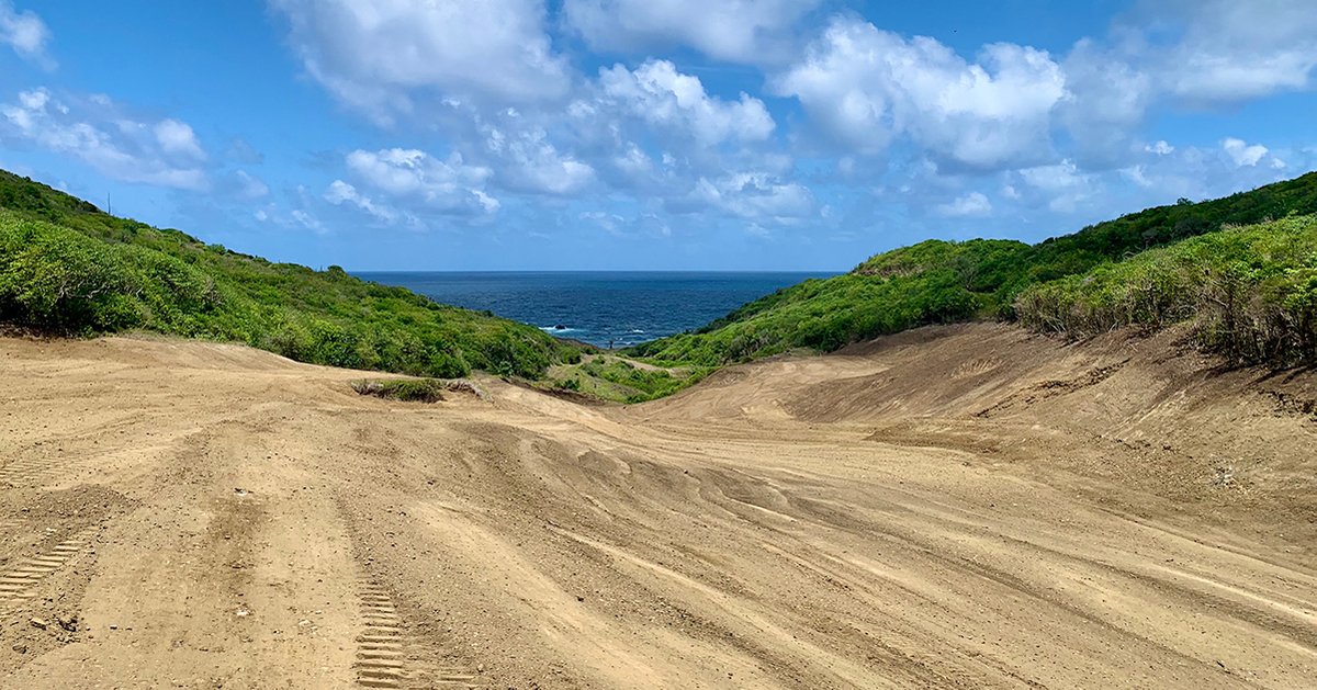 CabotSaintLucia's tweet image. Cabot Point is quickly coming to life. Here is a side-by-side progress picture of what is rapidly transforming into the 5th hole!
⠀⠀⠀⠀⠀⠀⠀⠀⠀
📸: @KeithRhebb
⠀⠀⠀⠀⠀⠀⠀⠀⠀
#cabot #cabotsaintlucia #golf