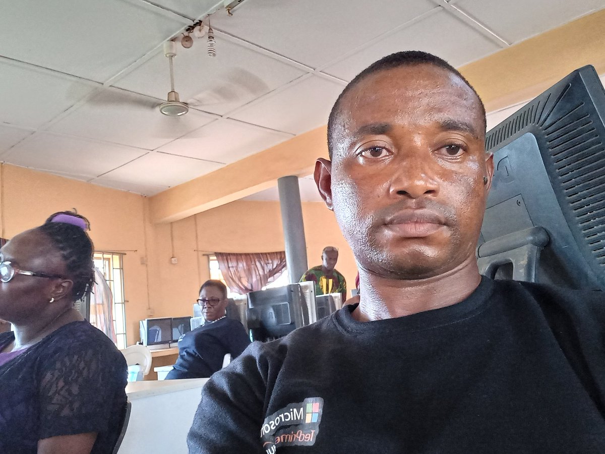 At training on how to apply for Microsoft Innovative Educator Expert 2021-2022.