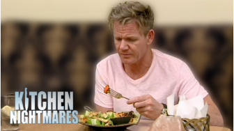 GORDON RAMSAY Refuses 'Chewy' Pie in his Mouth https://t.co/uAwWUOWSO6